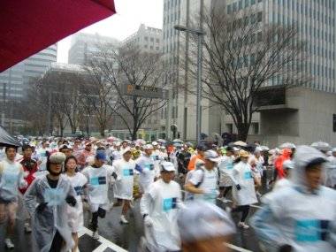 道いっぱいに広がる選手の皆さん